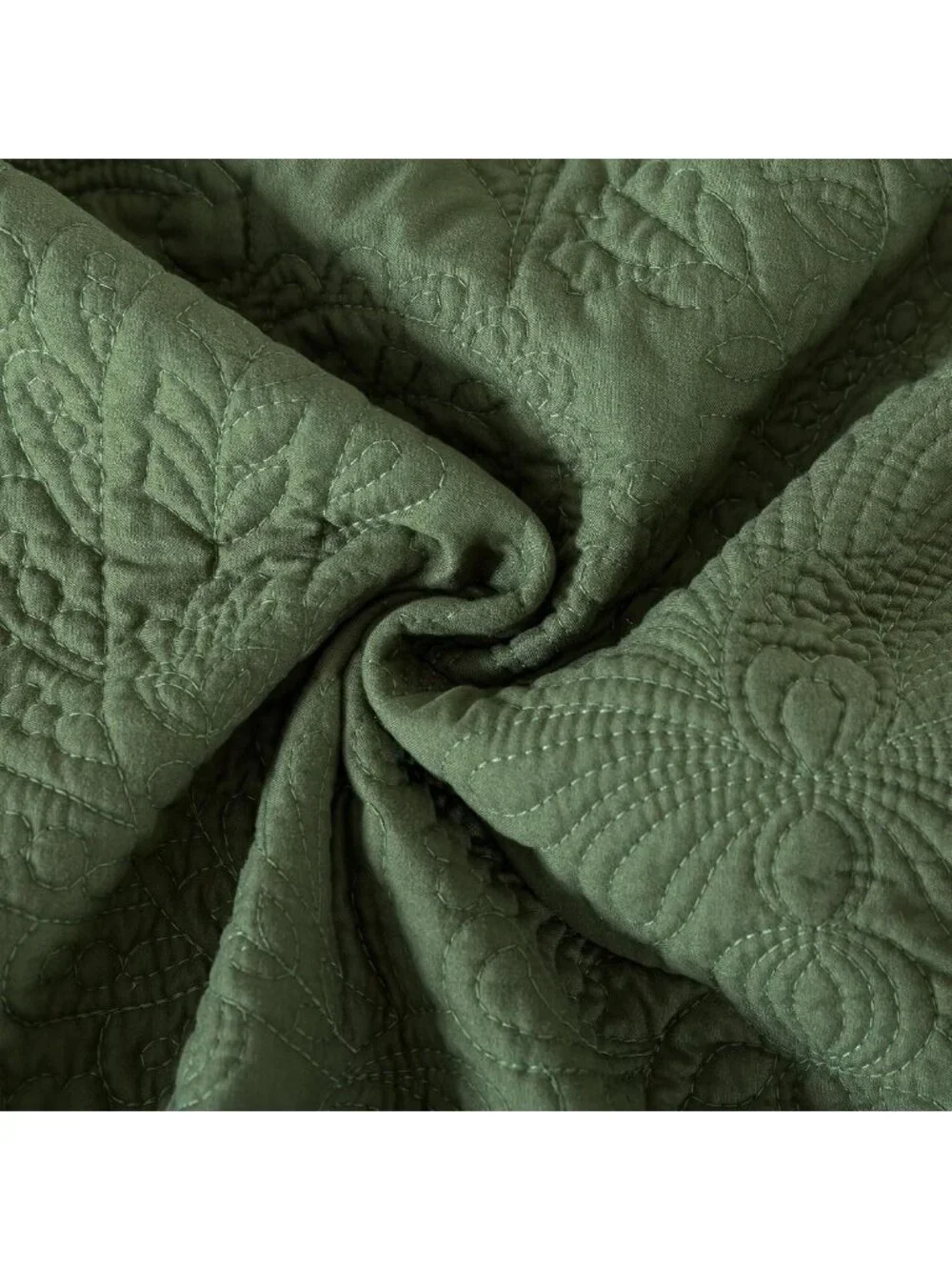 Lightweight King Quilt Set - 3 Piece Reversible Microfiber Bedspread for